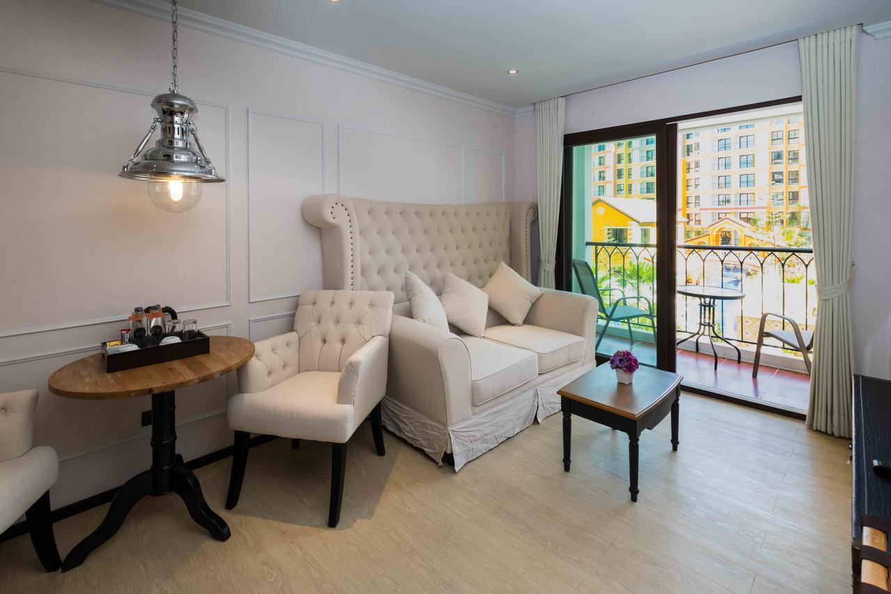 The Symphony Suites Pattaya Pantai Jomtien Bagian luar foto