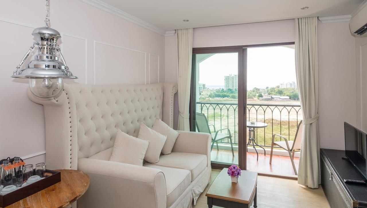 The Symphony Suites Pattaya Pantai Jomtien Bagian luar foto